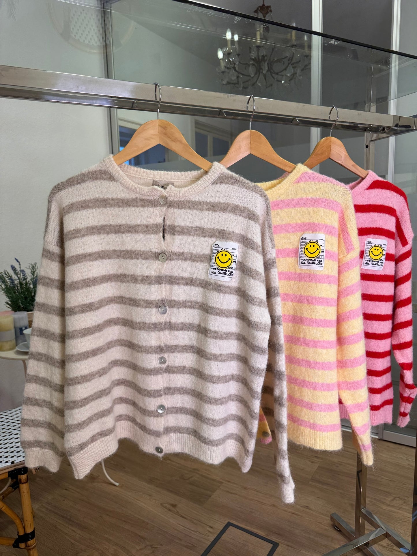 Strickjacke Creme Grau