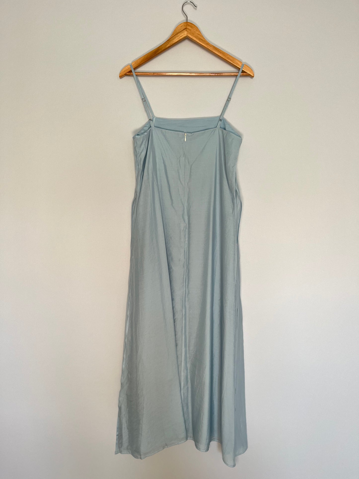 Leichtes pastelfarbenes Kleid