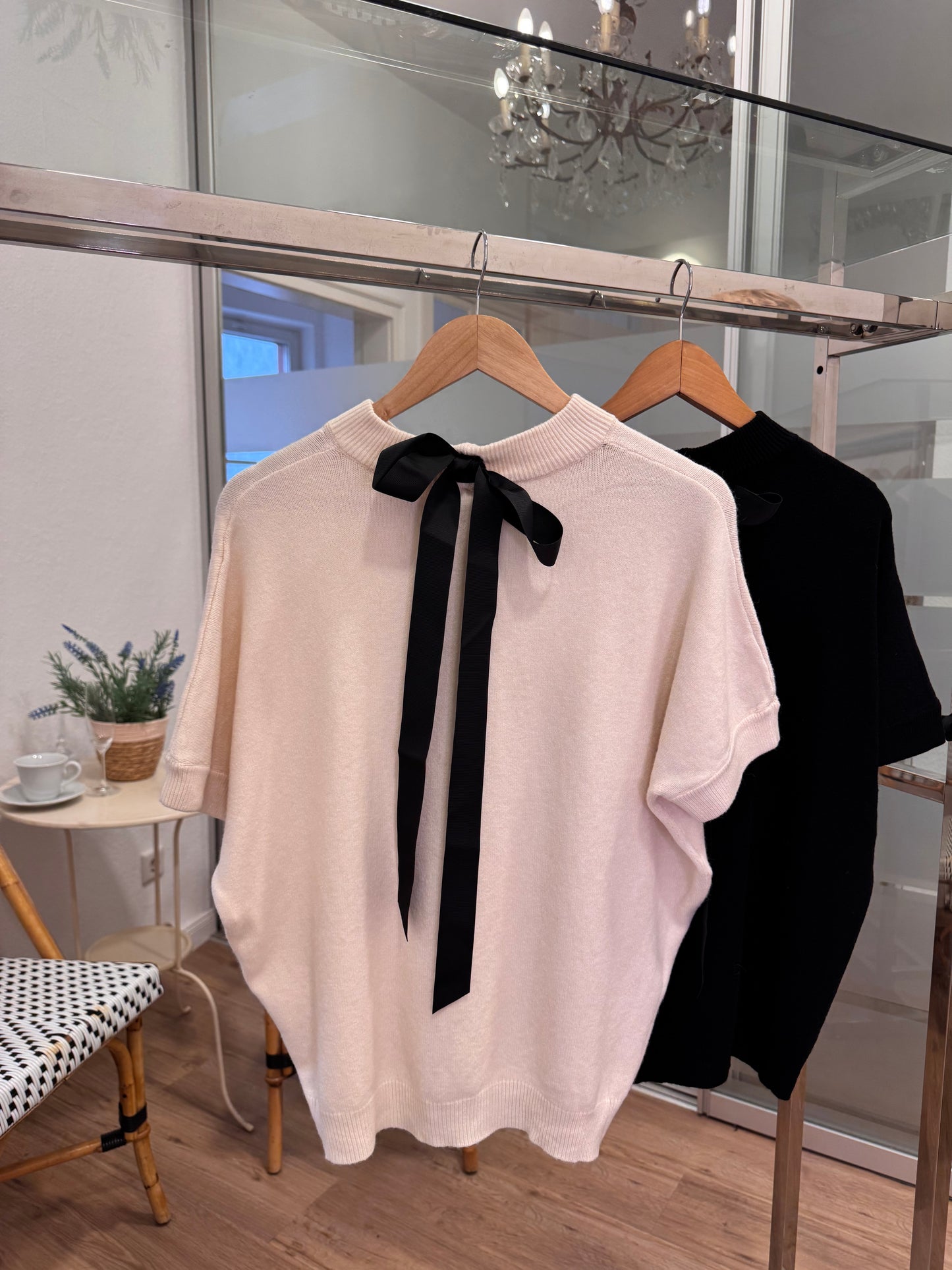 Elegantes Schleifen Strickoberteil