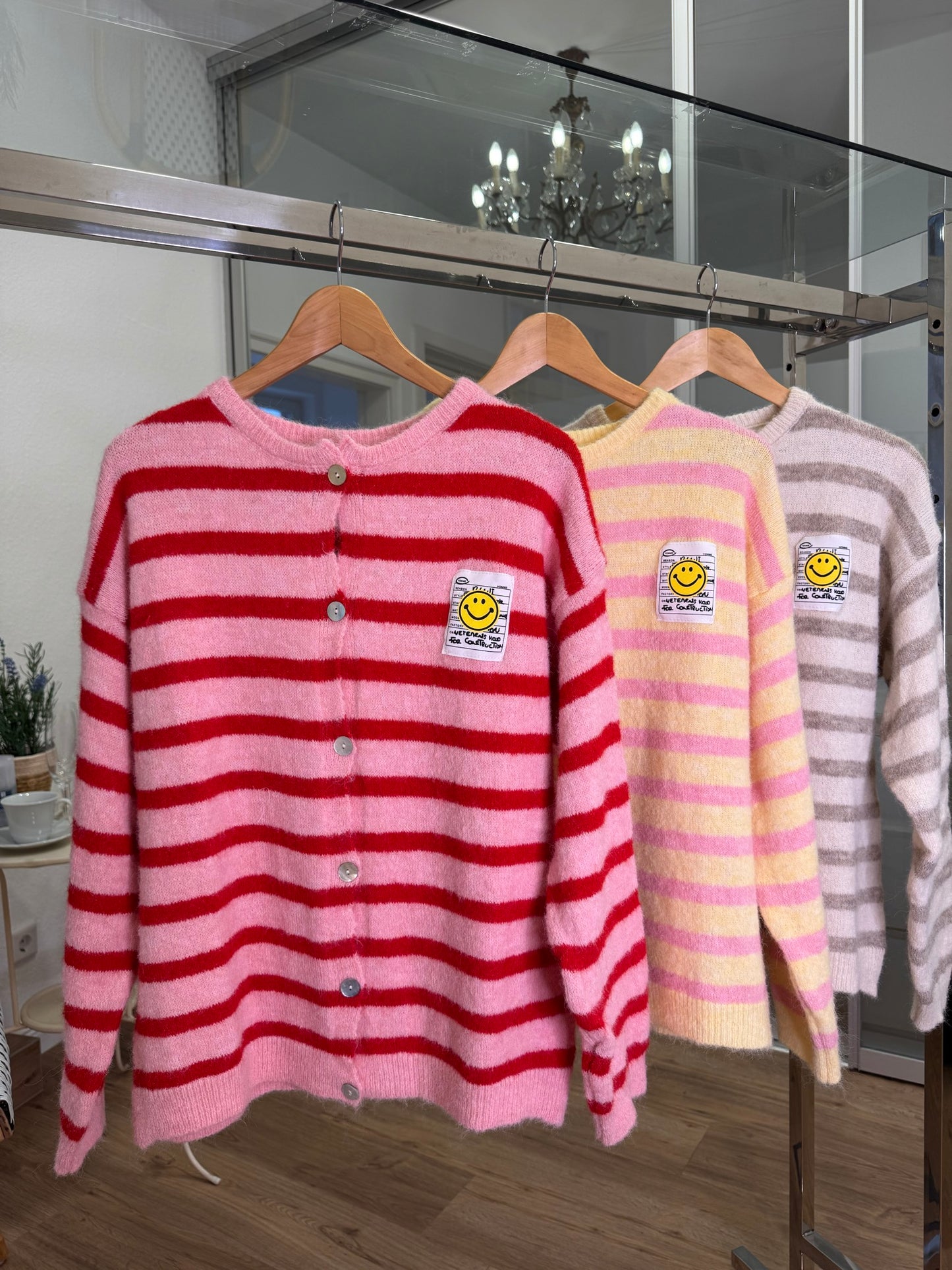 Gestreifte Strickjacken