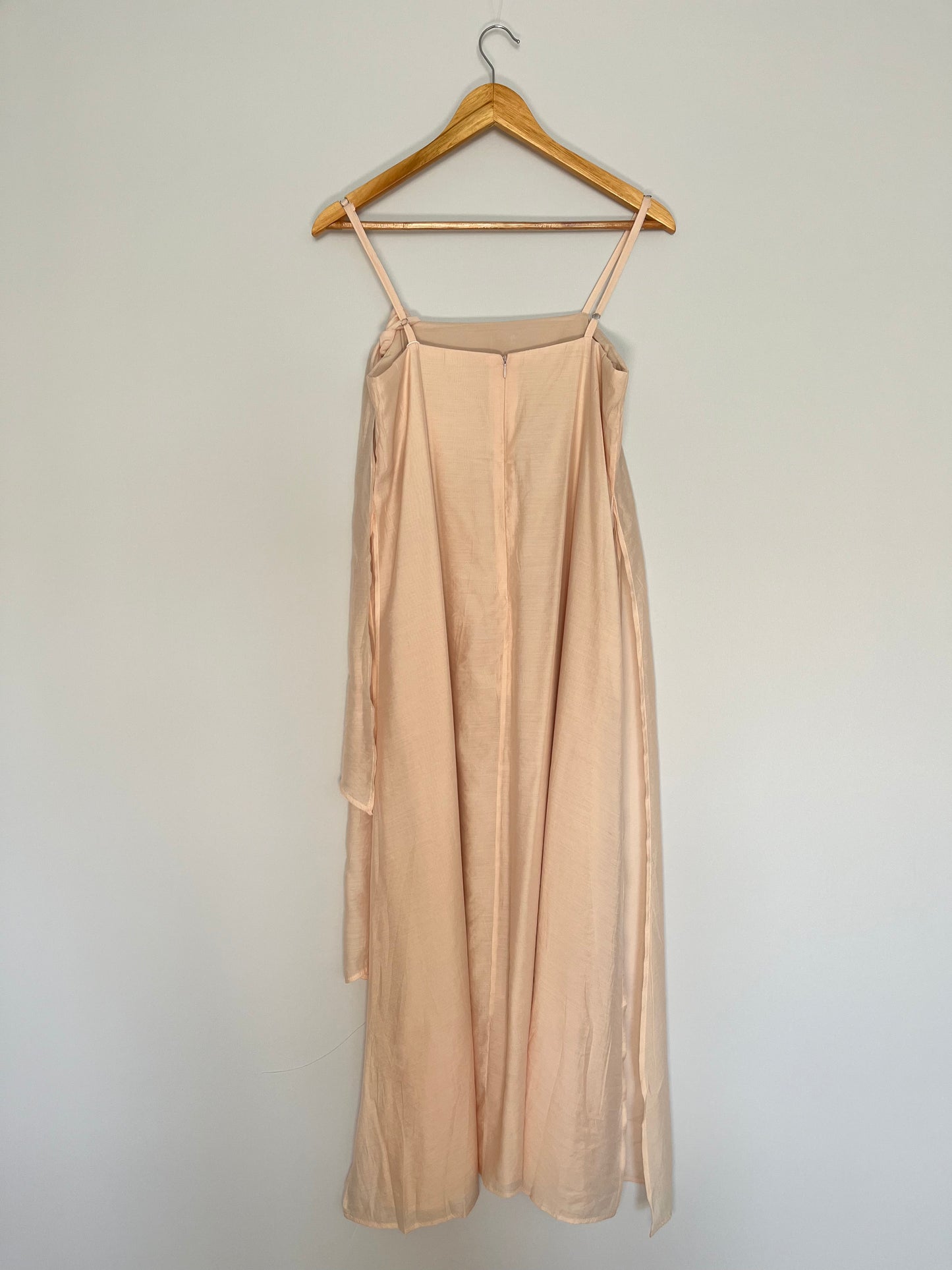 Leichtes pastelfarbenes Kleid