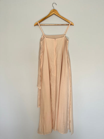 Leichtes pastelfarbenes Kleid