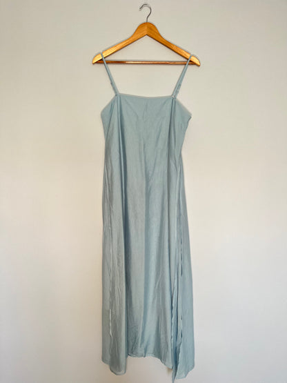Leichtes pastelfarbenes Kleid